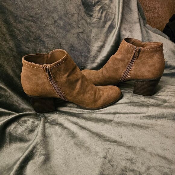 Cute Indigo Tan Ankle Booties Faux Suede Size 8.5 M - Picture 3 of 7